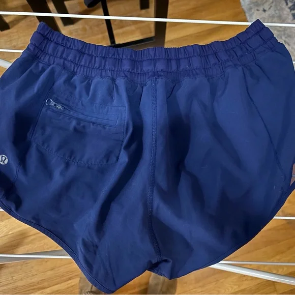 VGUC Hotty Hot Short Navy Size 6 - Picture 2 of 3